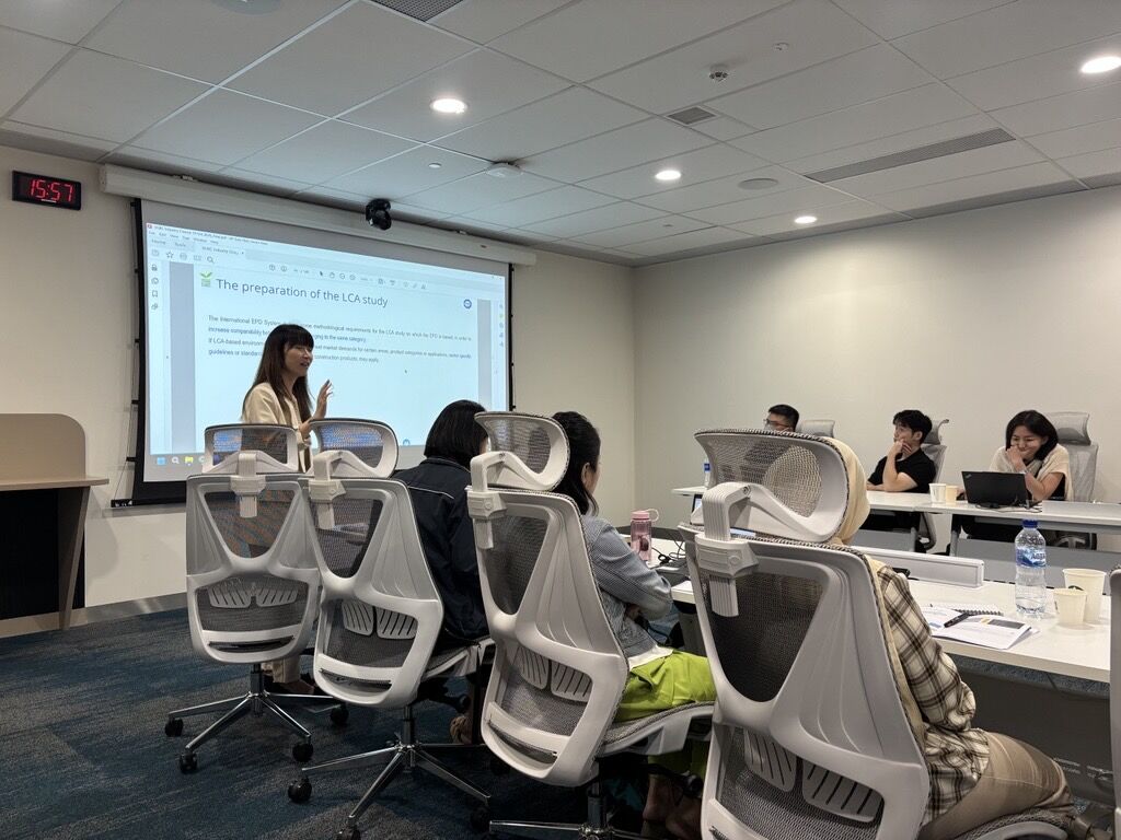 EPD Literacy: Context, Methodology and Insights into Carbon Performance of Building Products. 1 Singapore Green Building Council 1792401998538